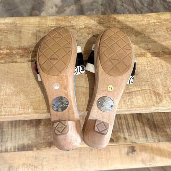 Chanel Vintage Graffiti Flower Accent Slip-on Wooden Sandals - Picture 9 of 11